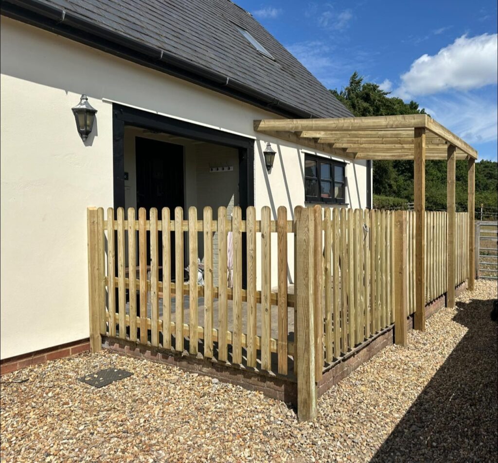 Fencing in Lyndhurst